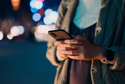 benefici-lavoro-con-lo-smartphone.jpg